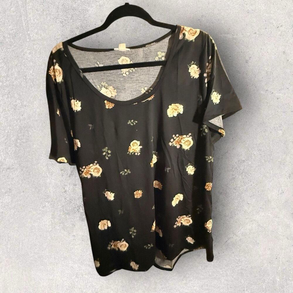 LuLaRoe Classic T - NWT- 3XL- Solid Black With Beige Floral Print